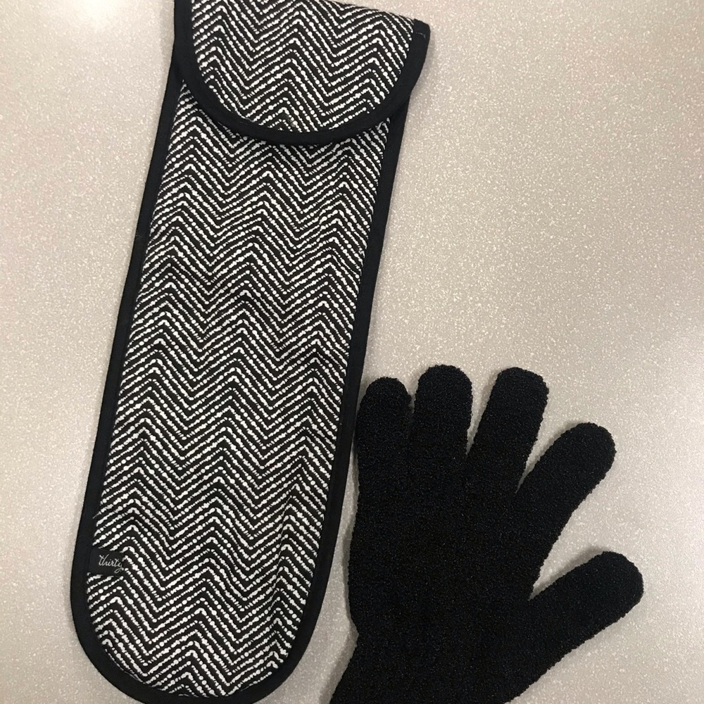 31 hot carrying case and protective glove new